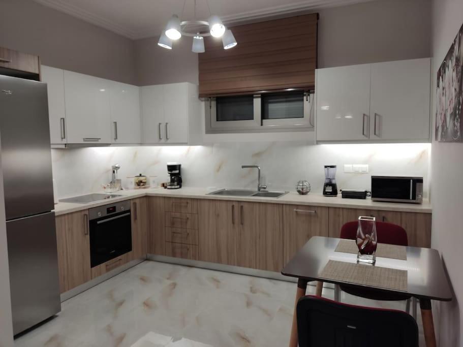 Ebony And Ivory Suites Дросия Экстерьер фото