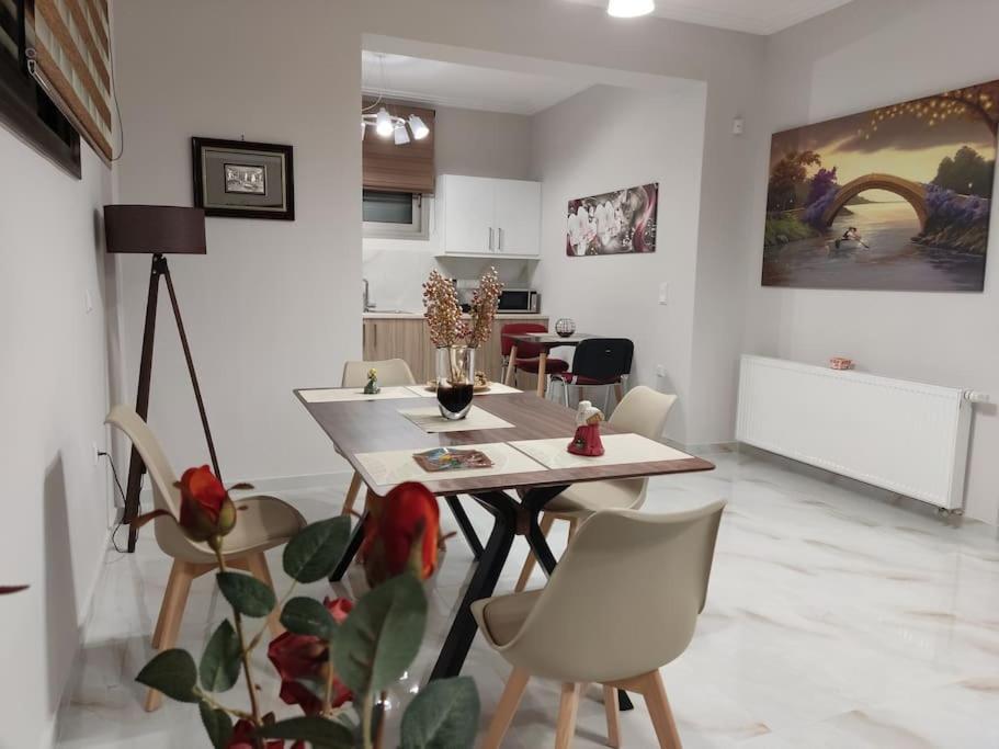 Ebony And Ivory Suites Дросия Экстерьер фото