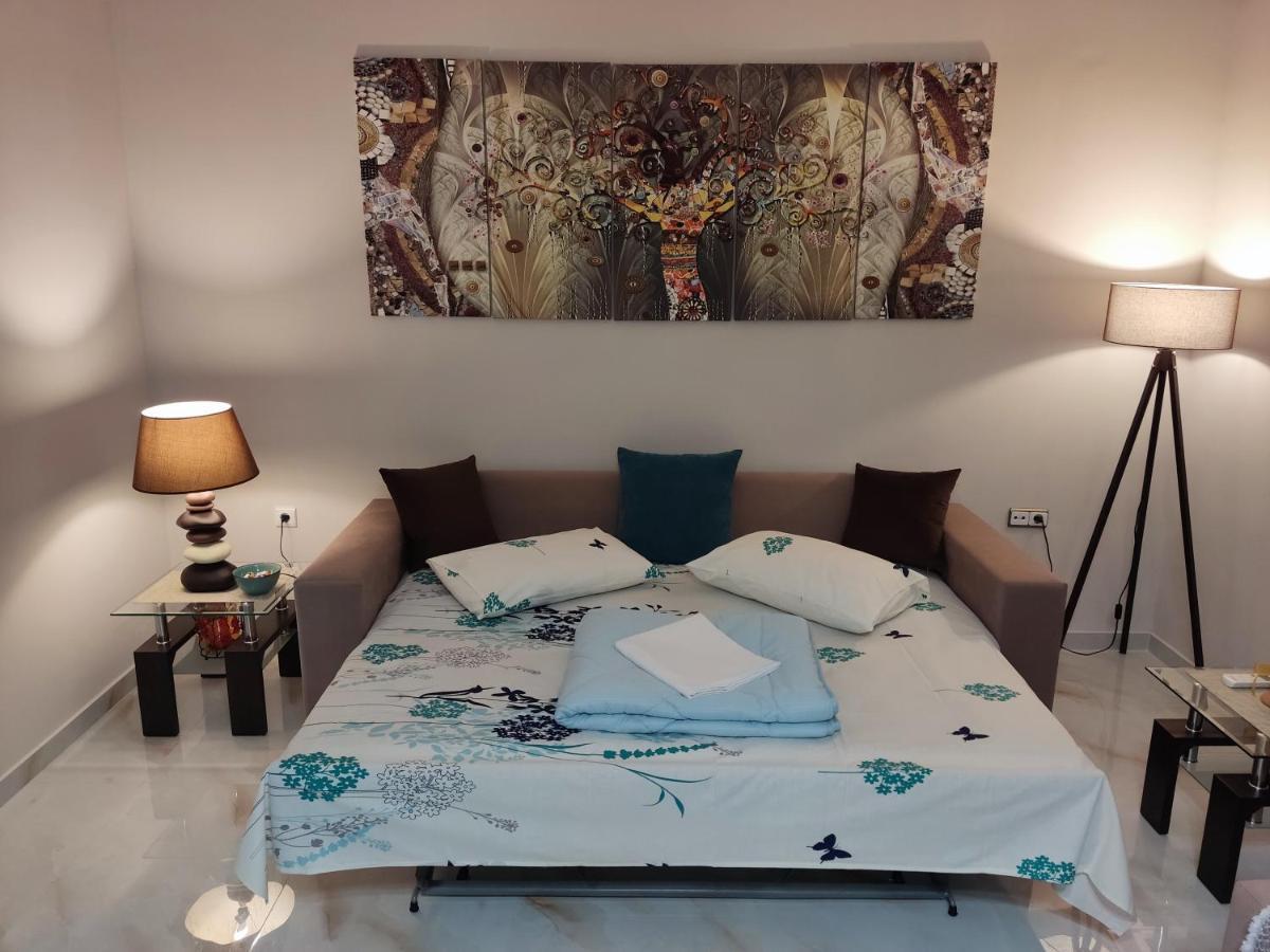 Ebony And Ivory Suites Дросия Экстерьер фото